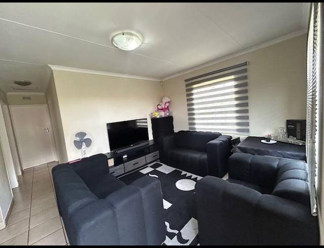 3 BEDROOM HOUSE FOR SALE IN THATCH HILL ESTATE